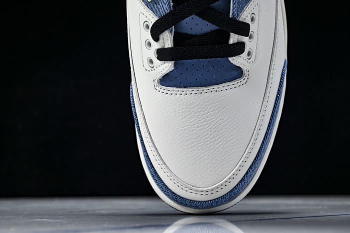 Jordan 3 Retro Levi