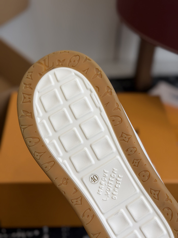 LVT Tilted Sneaker COPSHOE L&V-TI11