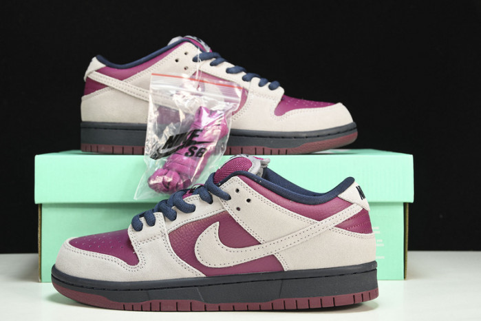 nike sb dunk low atmosphere grey true berry bq6817-001