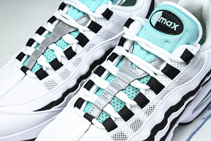 Nike Air Max 95 OG "Black Border" IM7409-100