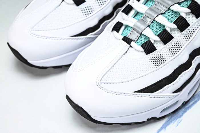 Nike Air Max 95 OG "Black Border" IM7409-100