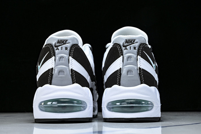 Nike Air Max 95 OG "Black Border" IM7409-100