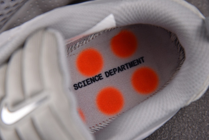 Nike Mind 002 