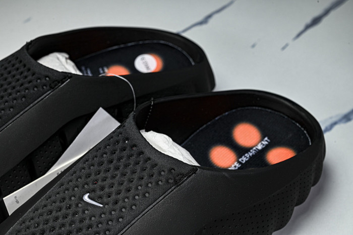 Nike Mind 001 