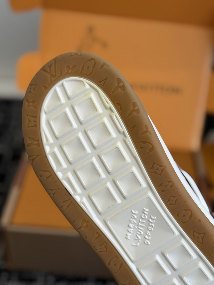 LVT Tilted Sneaker COPSHOE L&V-TI04