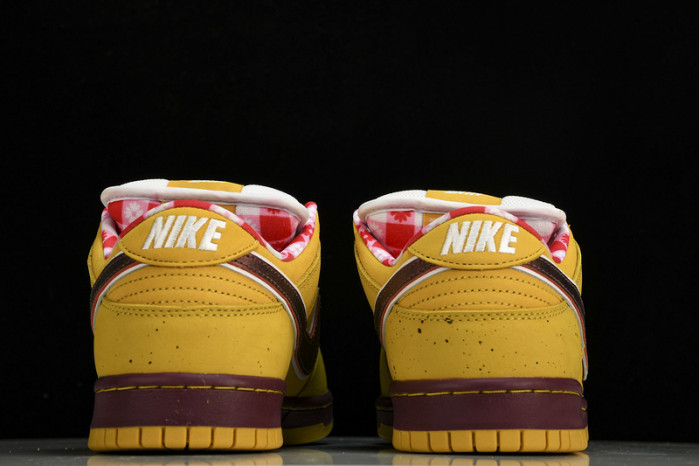nike sb dunk low yellow lobster men